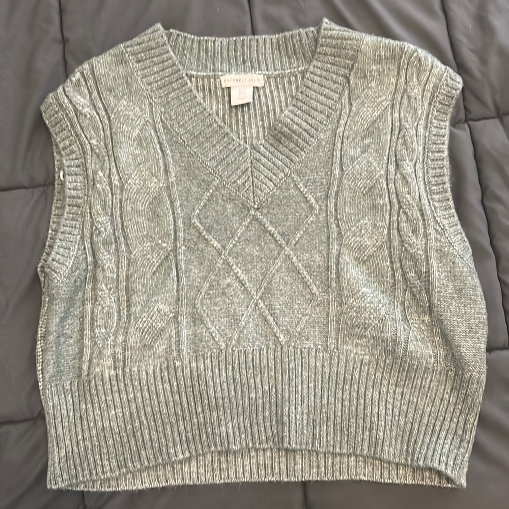 Green Knit Sweater Vest Size Small!